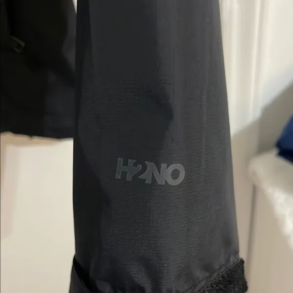 Patagonia NWOT, Women's Black Jacket - Image 3