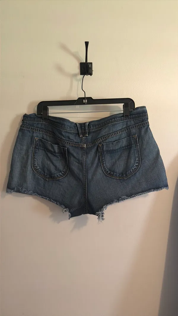 Old Navy Shorts Jean - Image 2