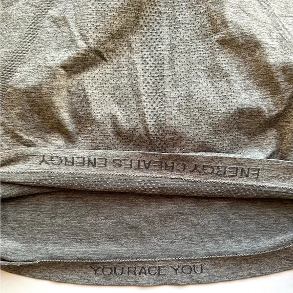 lululemon Swiftly Tech Light Gray Short Sleeve Tee‎ Women’s Sz 8 - Image 5