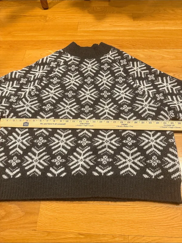 Old navy snow flakes holiday print mock neck sweater size XXlarge . - Image 5