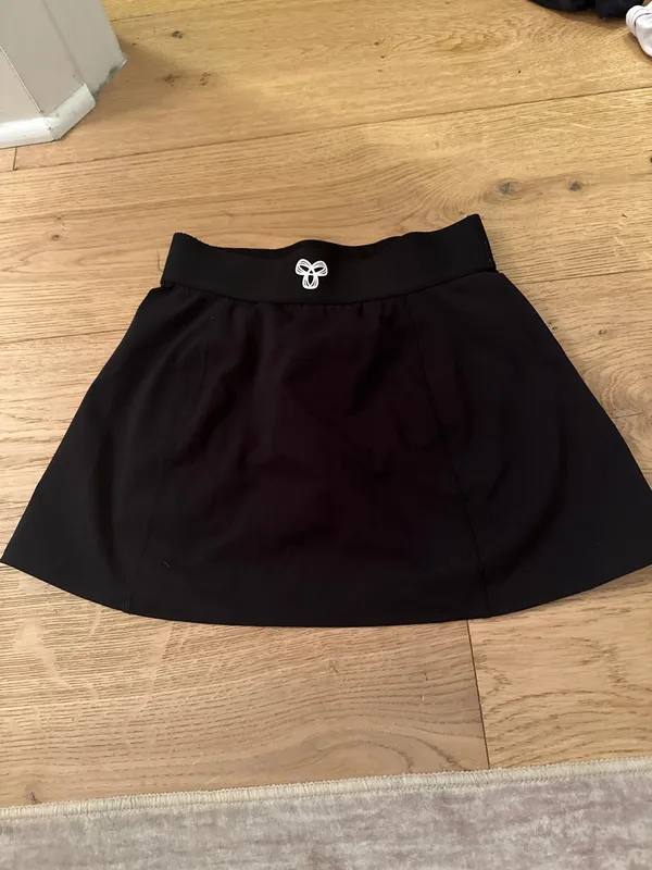 Aritzia Skirt Mini - Image 2