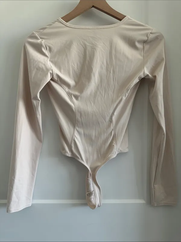 Free people nude v-neck bodysuit - Image 5