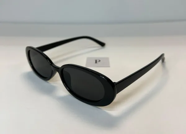 Small 90s Oval Black Sunglasses / Black Oval Sunglasses - Image 2