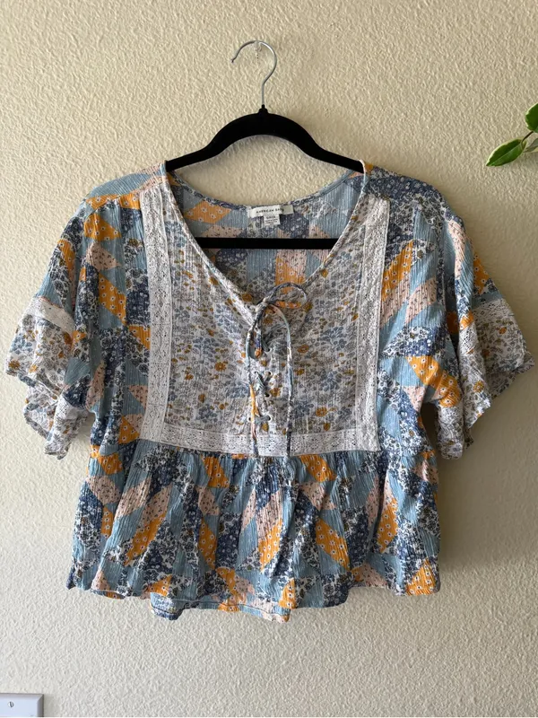 AE Floral Lace-Up Flutter-Sleeve Blouse - Image 3