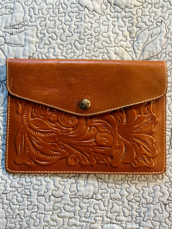 💥Patricia Nash Tooled Leather Tech Portfolio Envelope Clutch Brown💛 - Image 7