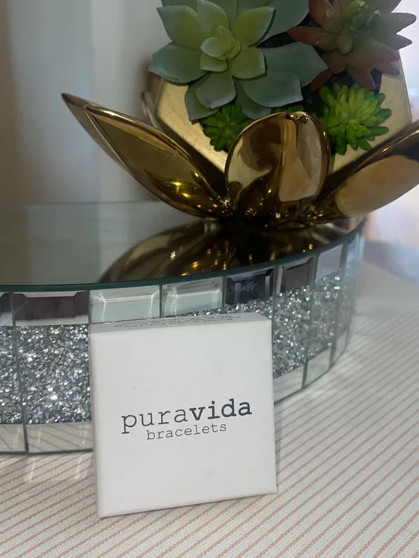 This is a Pura Vida bracelet featuring a dainty gold-tone wave charm - Image 6