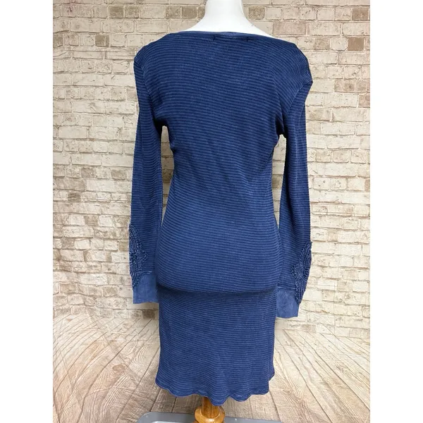 Able Bohemian Textured Knit Thermal Dress With‎ Embroidered Floral Applique S - Image 9