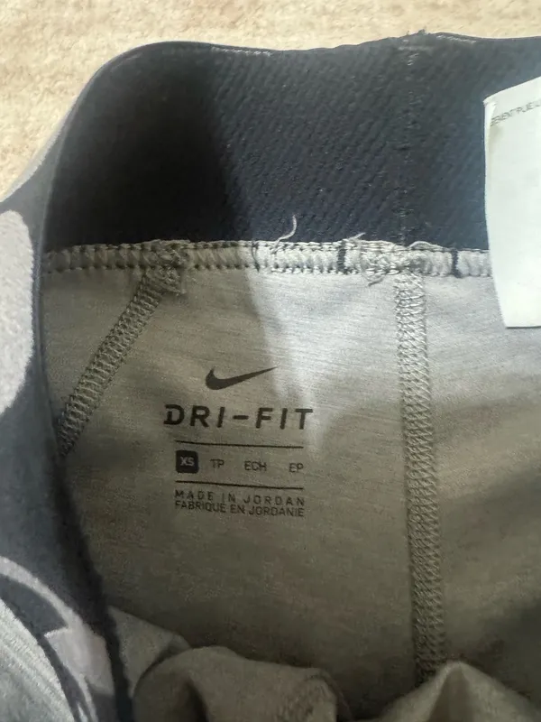 Nike pro shorts size xs - Image 3