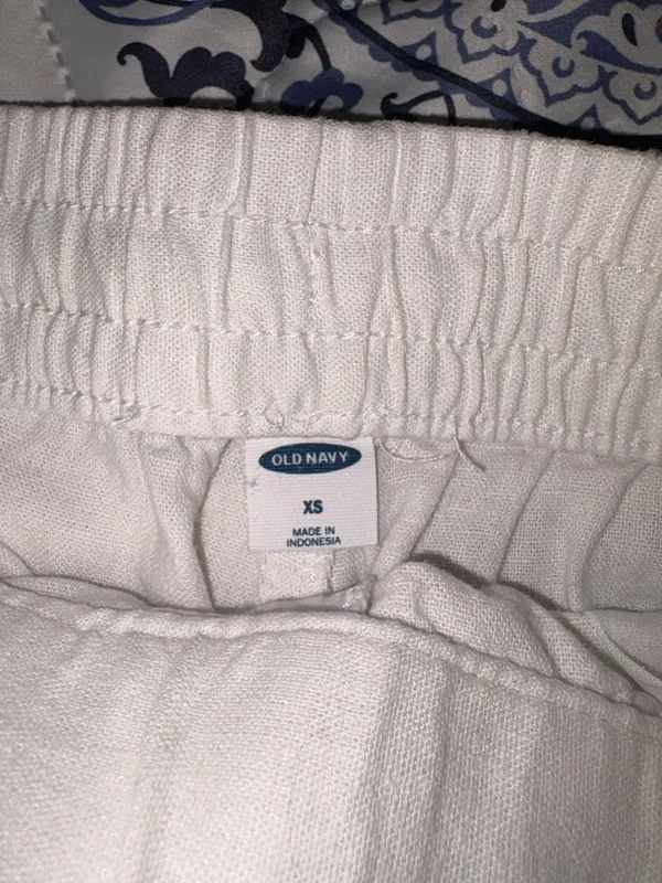 Old Navy White Linen Shorts - Image 3