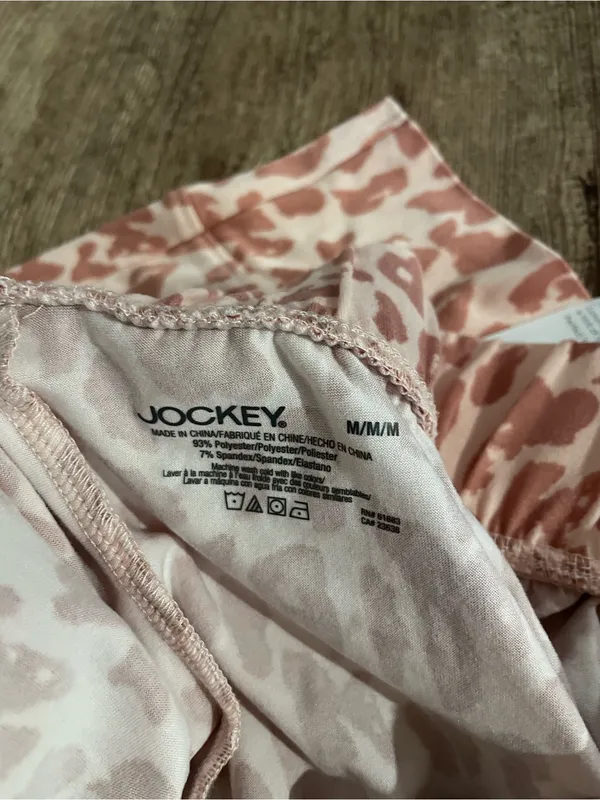 NWT Jockey Women's Soft Essentials Pajamas Pants Pink Leopard Size Medium - Image 3