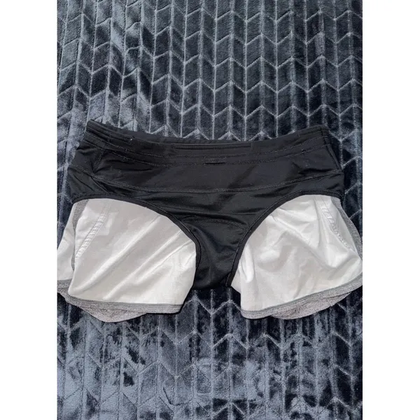 Lululemon Women's Run Time Shorts Athletic with Liner Black Gray Size 6 - Image 3