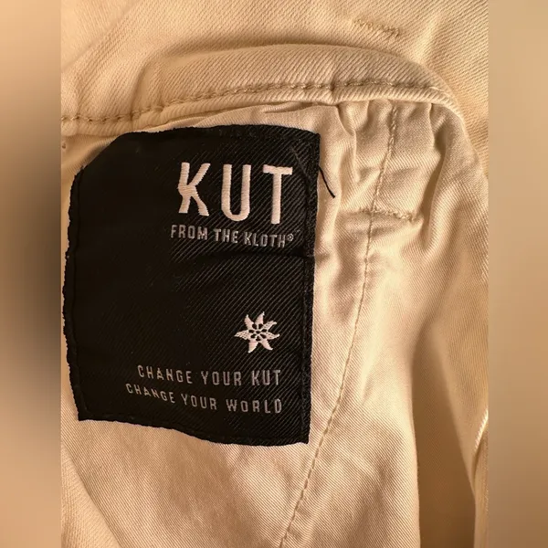 KUT from the Kloth Jane high rise short white size 8 - Image 7