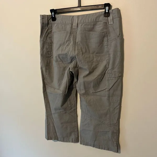 Patagonia W's Venga Rock Capris - Size 8 - Grey Climbing/Hiking Capri Pants - Image 2