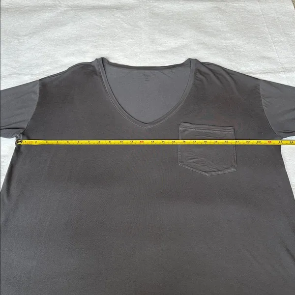 Kyte Baby Women’s Short Sleeve Bamboo Gray V-Neck T-Shirt with Pocket size XL - Image 4