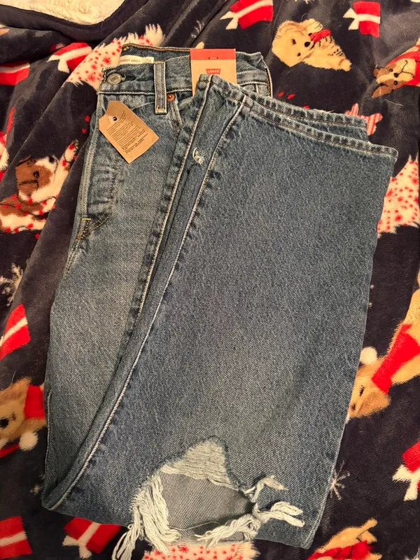 Levi’s Ribcage Straight Ankle Jeans - Image 2