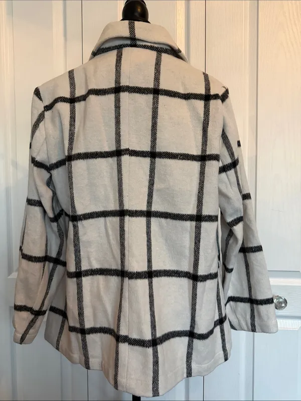 BloomChic Cream and Black Windowpane Double - Image 3