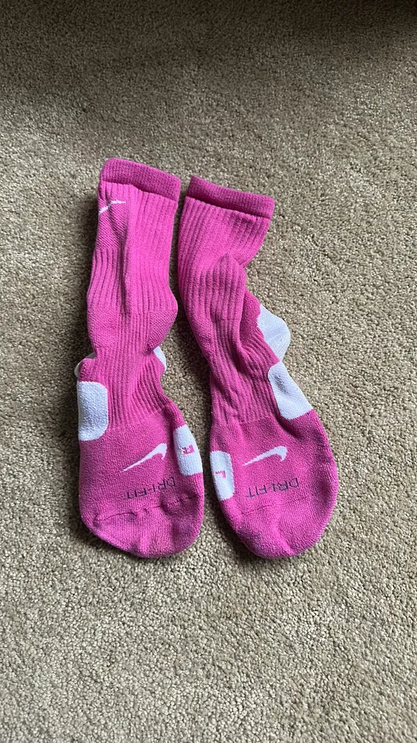 Nike Dri-Fit Socks Elite Pink Hyper Bright Breast Cancer - Image 3