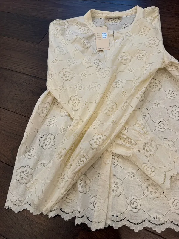 Peace n Love Cream Lace Button-Front Top Size Small/Medium NWT - C72-036 - Image 6