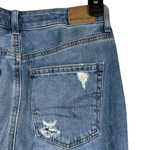 American Eagle SZ 4 LONG Mom Jeans Hi-Rise Distressed Rip Zip-Fly Whiskered Blue - Image 7