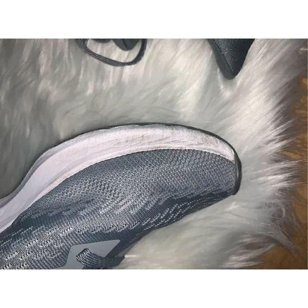Nike running sneakers size 8  zoom windflow 6 gray - Image 5