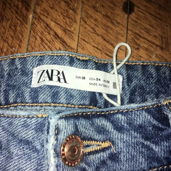 Zara ripped distressed light wash boyfriend jeans - Image 3