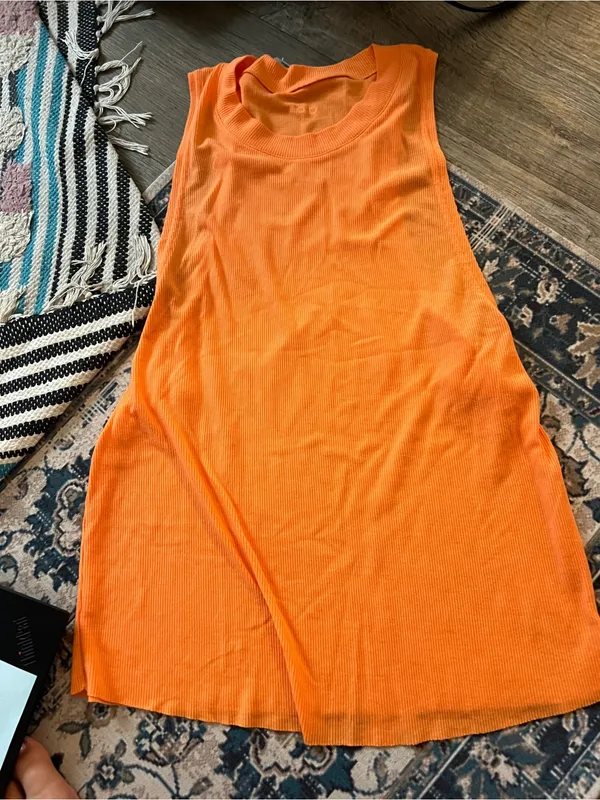 Alo Sleeveless Ribbed Tank Top - Bright Orange - Image 2