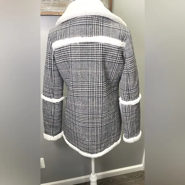 Altar'd State Women's Faux‎ Fur Plaid Print Coat Black/Gray/White Size Small - Image 3