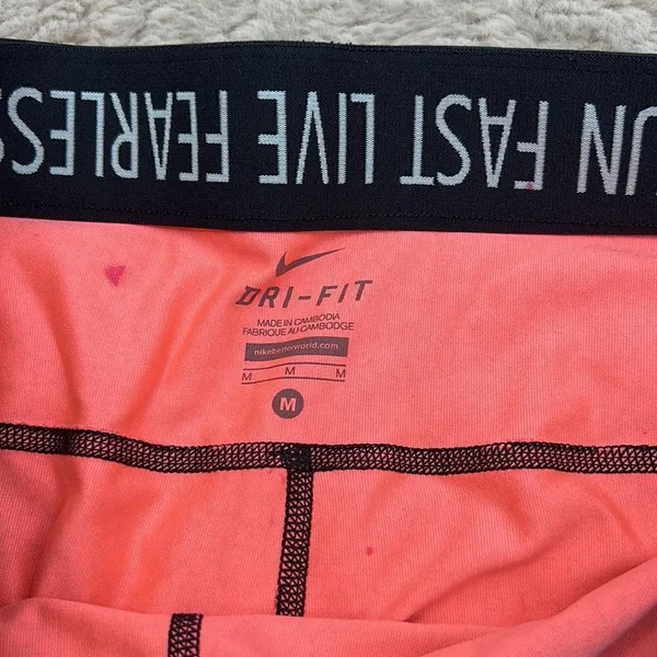 Nike crackle print medium Capri length leggings - Image 4