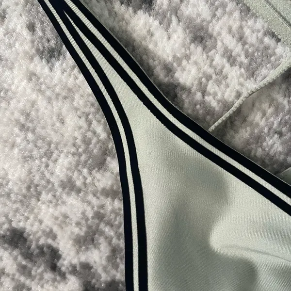 Alo Airlift Line Up Bra - Image 5