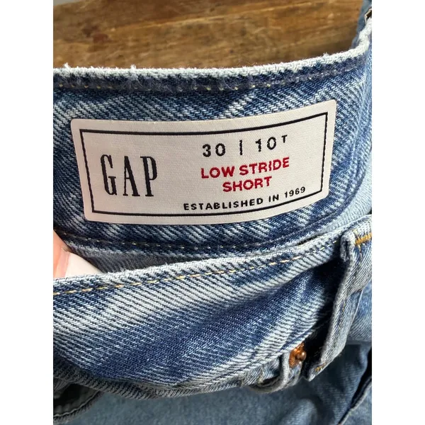 Gap Low Stride Shorts NWT size 30/10 Loose low-rise no stretch - Image 8