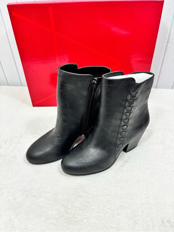 AEROSOLES Vitality Black Leather Ankle Booties with Stitch Detail Size 7 - Image 3