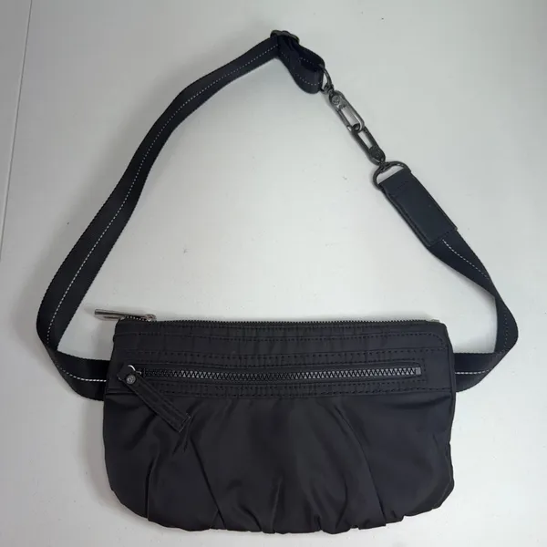 Lululemon Belt Bag Black Crossbody Fanny Pack Red Lining Adjustable Strap Preppy - Image 2