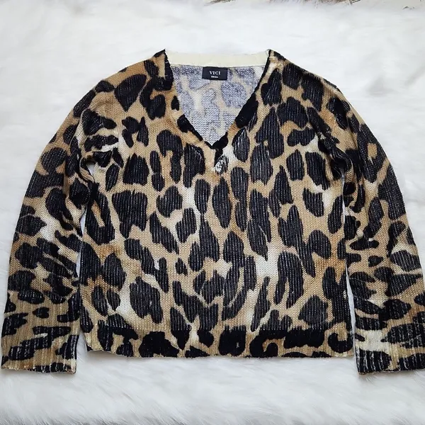 VICI‎ V-neck Animal Print Sweater Small New - Image 3