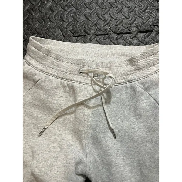 Lululemon Scuba High-Rise Jogger *Fleece 28" Heathered Core Ultra Light Grey 6 - Image 6