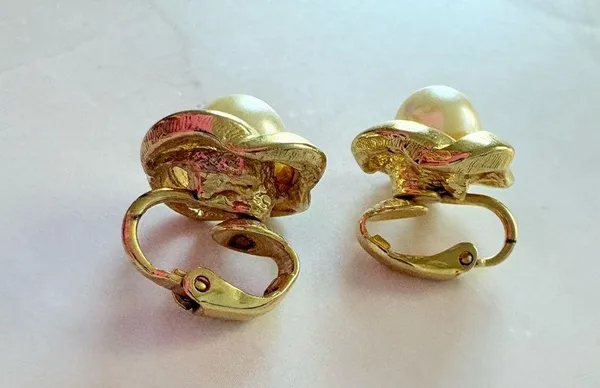 Vintage Dainty Gold Tone Faux Pearl Clip-on Costume Earrings - Image 4