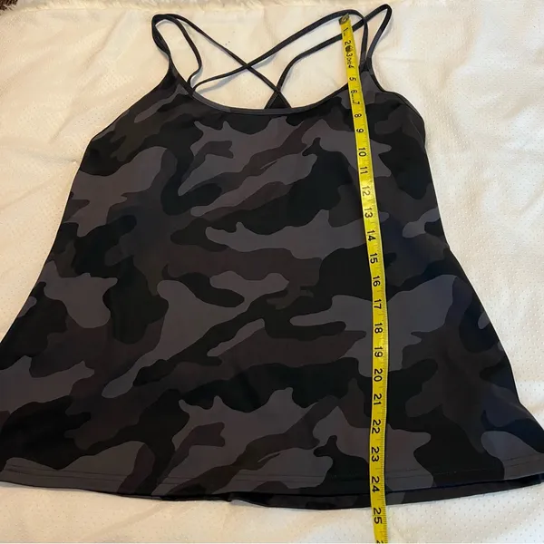 Old Navy Active Powersoft Athletic Tank Top Women’s Size XL Gray Black Camo - Image 12