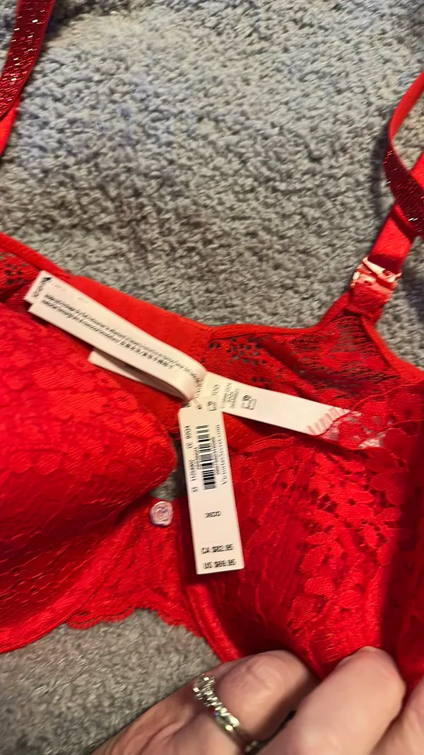 Victoria's Secret Bra - Image 3