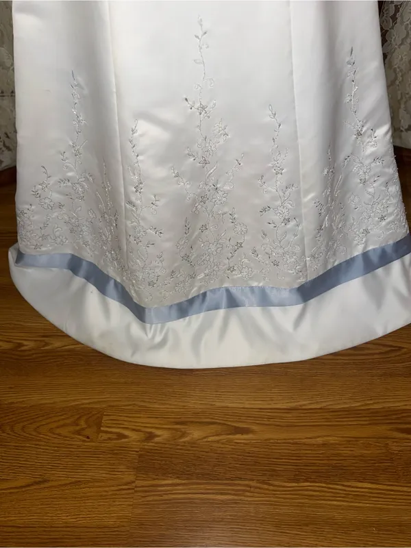 Beautiful Vintage 90s Mori Lee Baby Blue Satin Trim Wedding Gown - Image 2