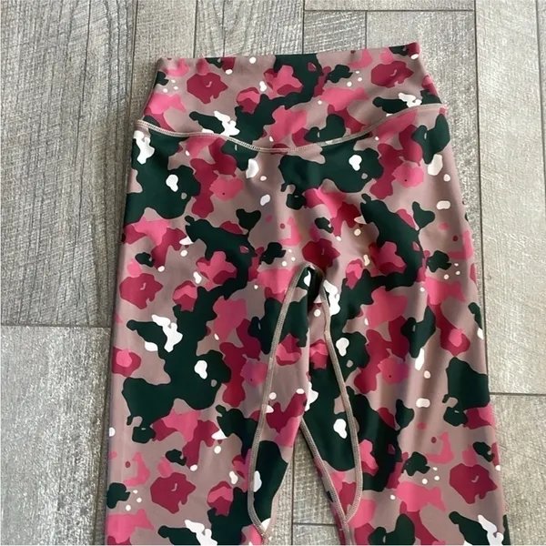 Vitality Balance Athletic Size Medium High-Waisted Ascend Leggings. - Image 6