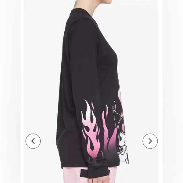 Hot Topic Sanrio Kuromi Pink flames T- shirt SZ M - Image 7
