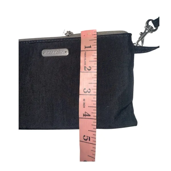Baggallini Wristlet - Image 5