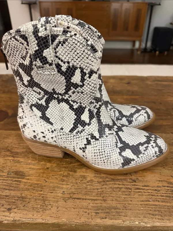 Born Snakeskin Print Leather Western Ankle Boots Size 6.5 - Image 3