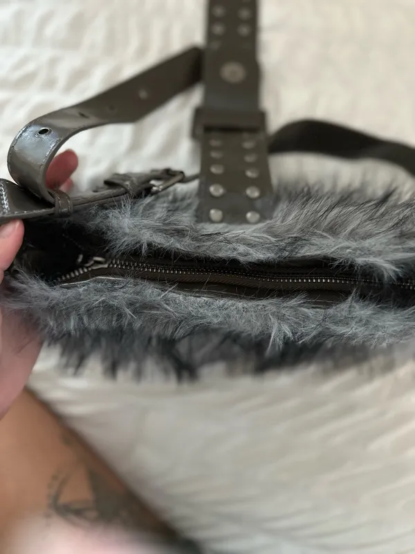 Furry shoulder bag Gray - Image 9