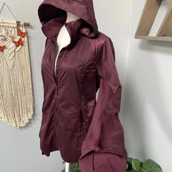 Lululemon Goal Crusher Burgundy Lightweight Jacket Mesh Hooded Windbreaker - Image 3