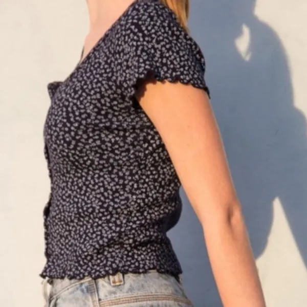 Brandy Melville Blue Floral Zelly Top one size - Image 2