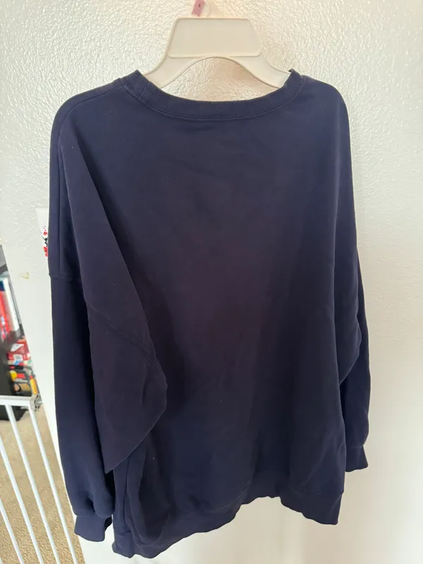 Sweatshirt Size L - Image 2