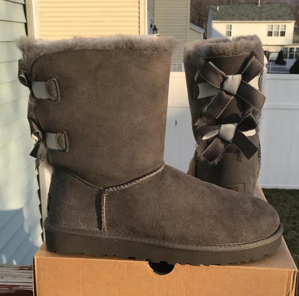 UGG Bailey Bow II Shimmer - Image 3