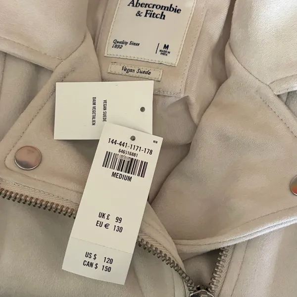 NWT!! ABERCROMBIE & FITCH Vegan Suede Moto Jacket Vegan Cropped Pale Gray Medium - Image 11