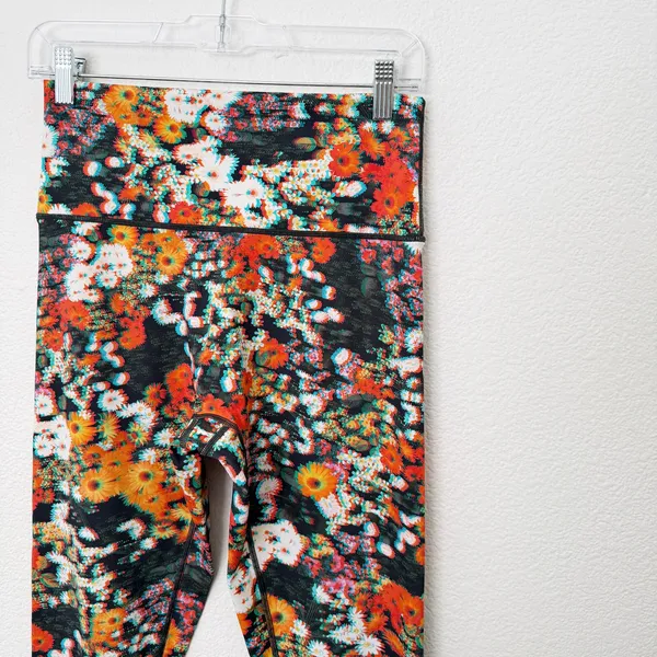 [Aerie] Offline Pixelated Floral Print Shadow 3D High Rise Leggings Size Large L - Image 6