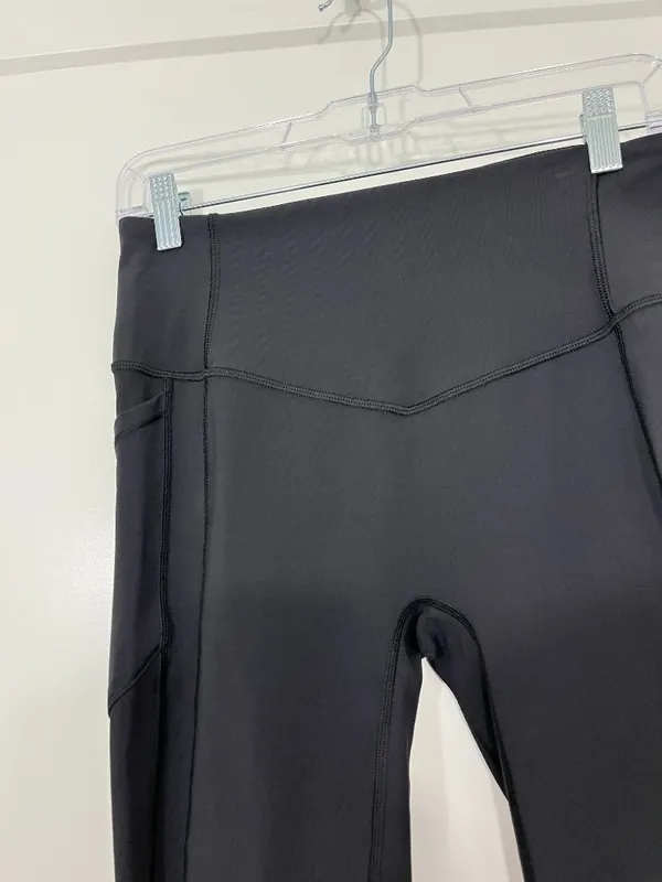 Lululemon Size 8 All the Right Places Crop High-Rise Leggings 19" Black - Image 2
